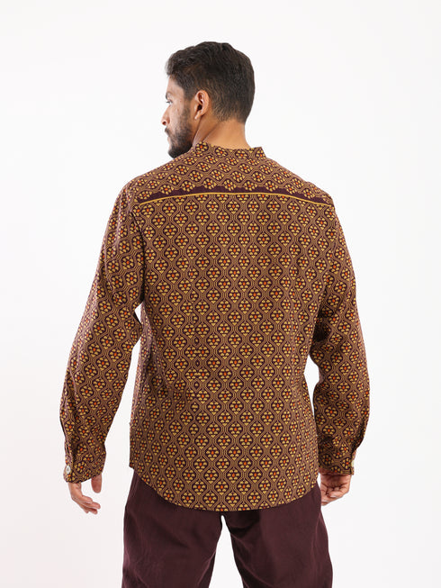 Printed cotton shirt with a single front pocket